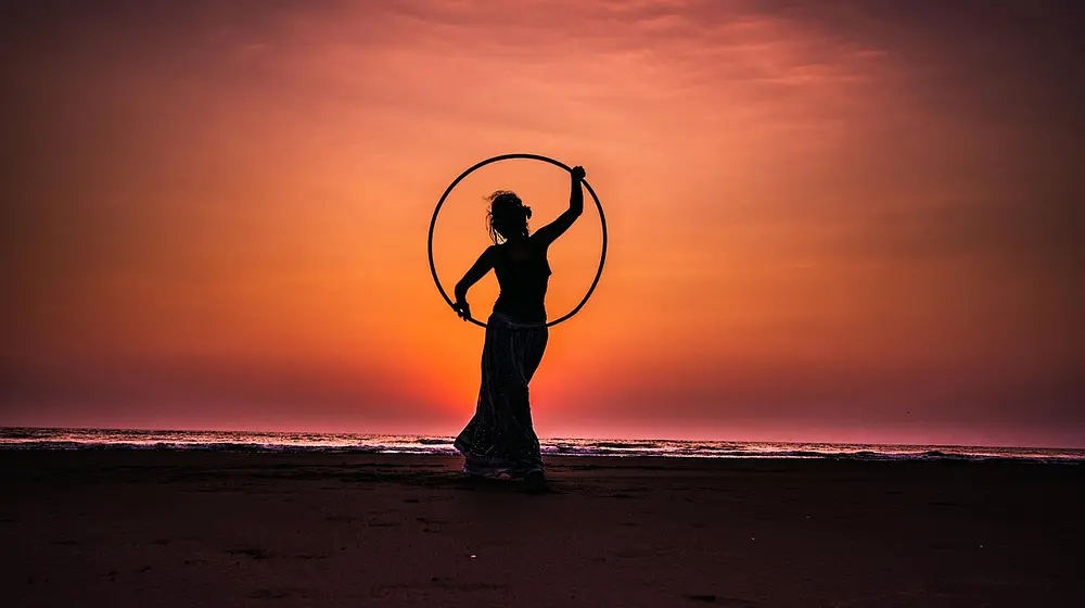 Jak ćwiczyć z hula hop – przykłady
