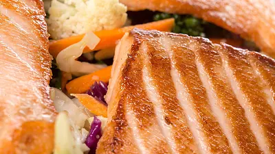 20 Wysokobiałkowych Przepisów na Lunch, Obiad i Kolację